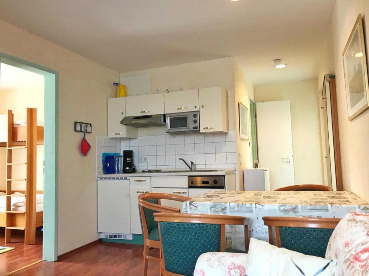 Hafenresidenz - Ferienwohnung 17 "Zugvogel" Wiek auf Rügen Esterno foto